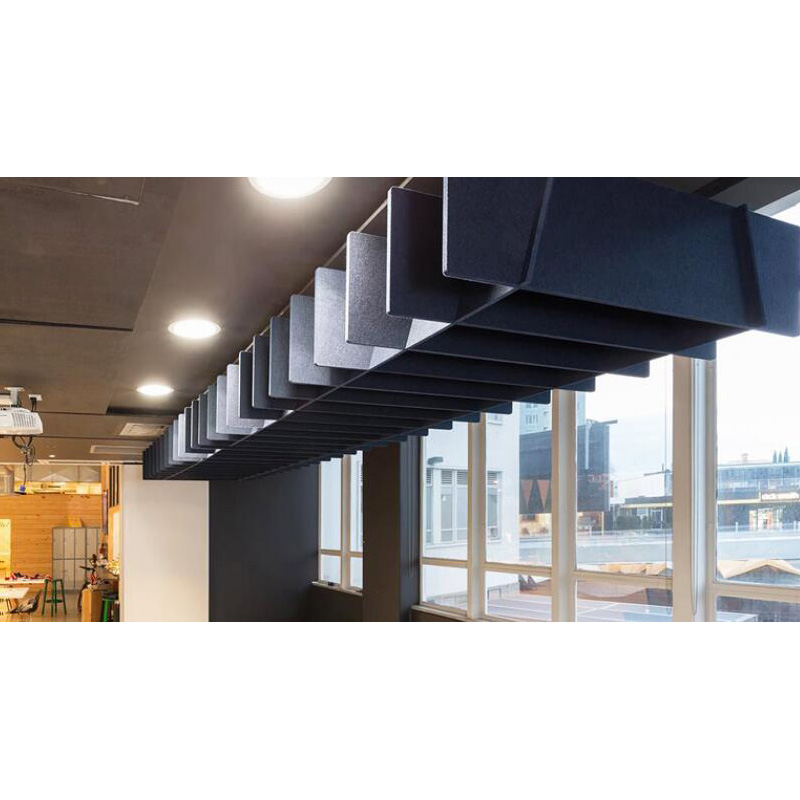 Vad är Acoustic baffel av polyestertak?